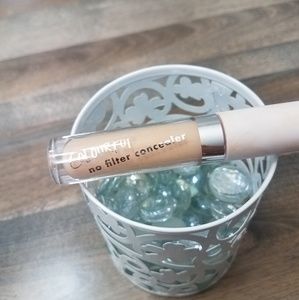 Colourpop no filter concealer medium 28